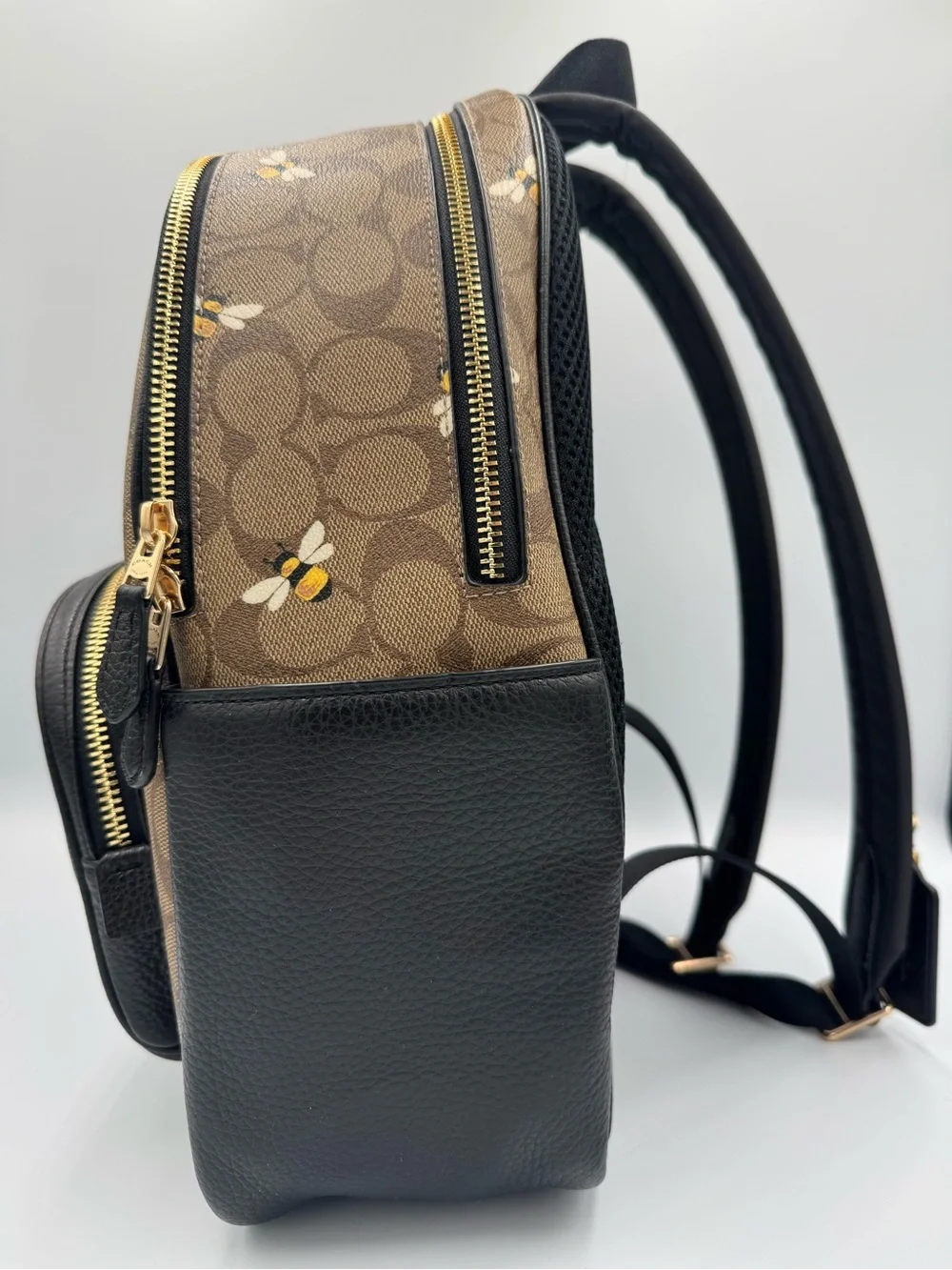 COACH Court Signature Canvas Backpack with Bee Print 🐝